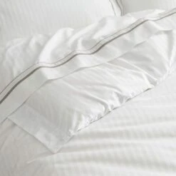 New Release 9 Cambridge Quilt Cover - White Silver