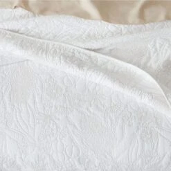 Somerton Bedspread -Koala Home Shop CH W23 Somerton Detail 1 4